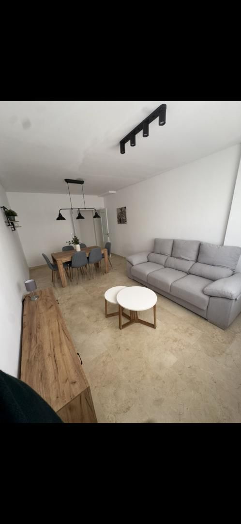 Sala d'estar de Pis de lloguer en Oliva amb Aire condicionat, Calefacció i Parquet