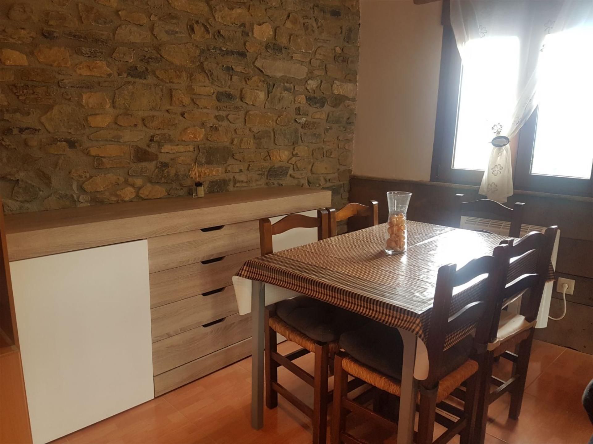 Menjador de Apartament de lloguer en Prullans amb Calefacció, Terrassa i Traster