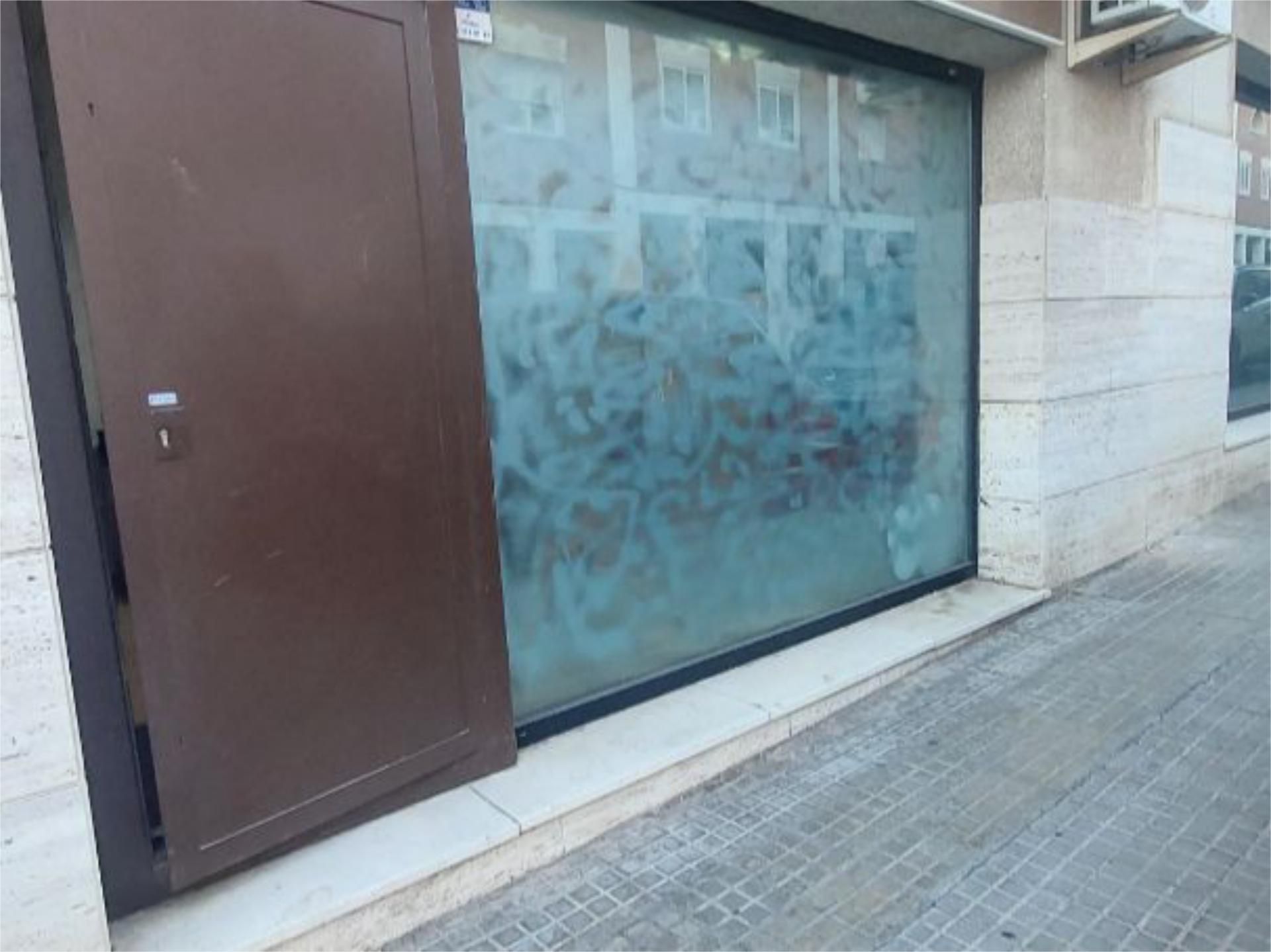 Premises for sale in Rubí  with Air Conditioner and Parquet flooring