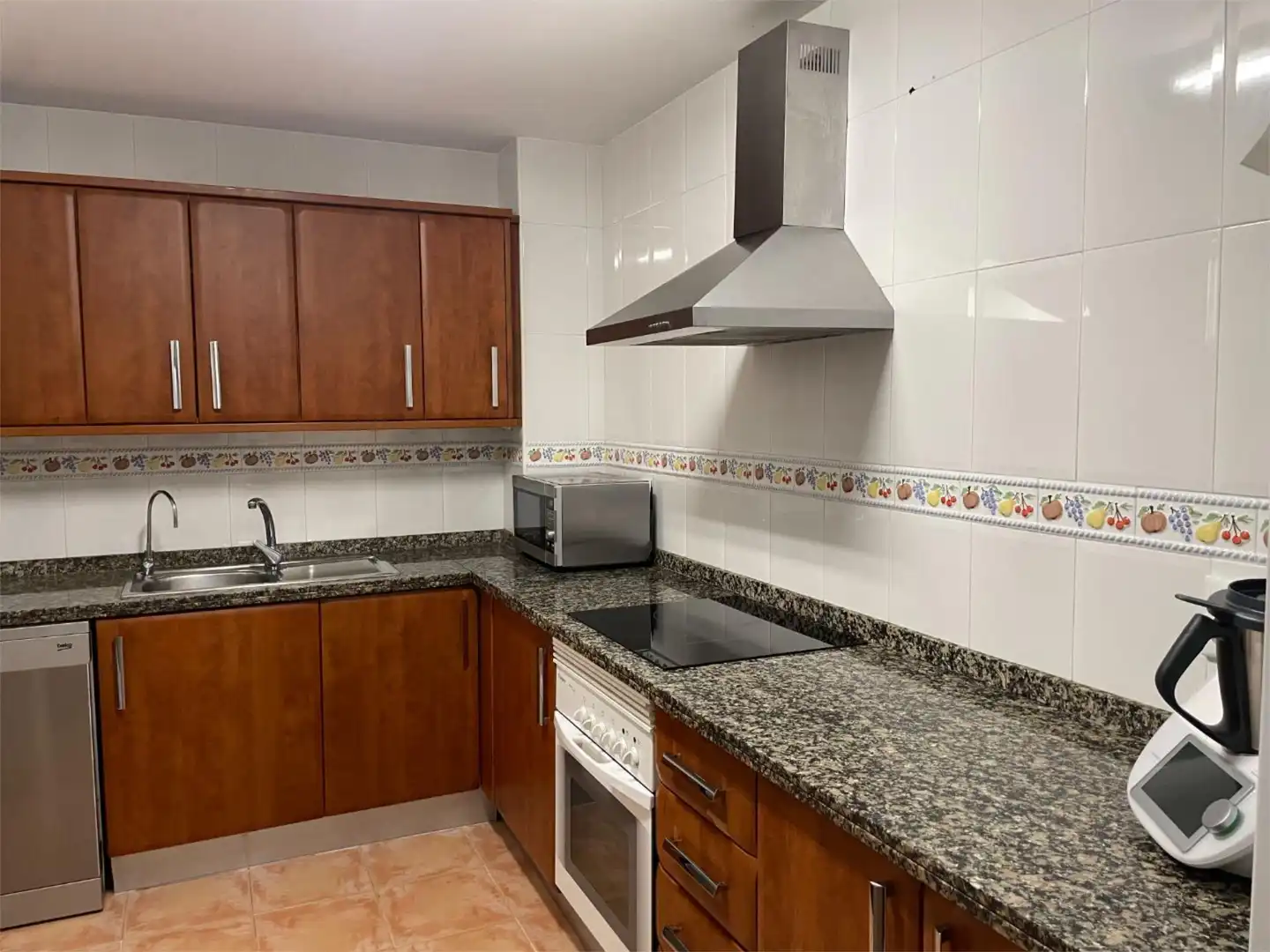 Flat for sale in Calle del Jalón, 28, Martín Carpena - Torre del Río Kitchen of Flat for sale in Málaga Capital with Air Conditioner, Terrace and Swimming Pool