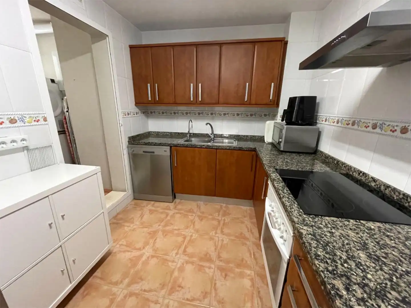 Flat for sale in Calle del Jalón, 28, Martín Carpena - Torre del Río Kitchen of Flat for sale in Málaga Capital with Air Conditioner, Terrace and Swimming Pool