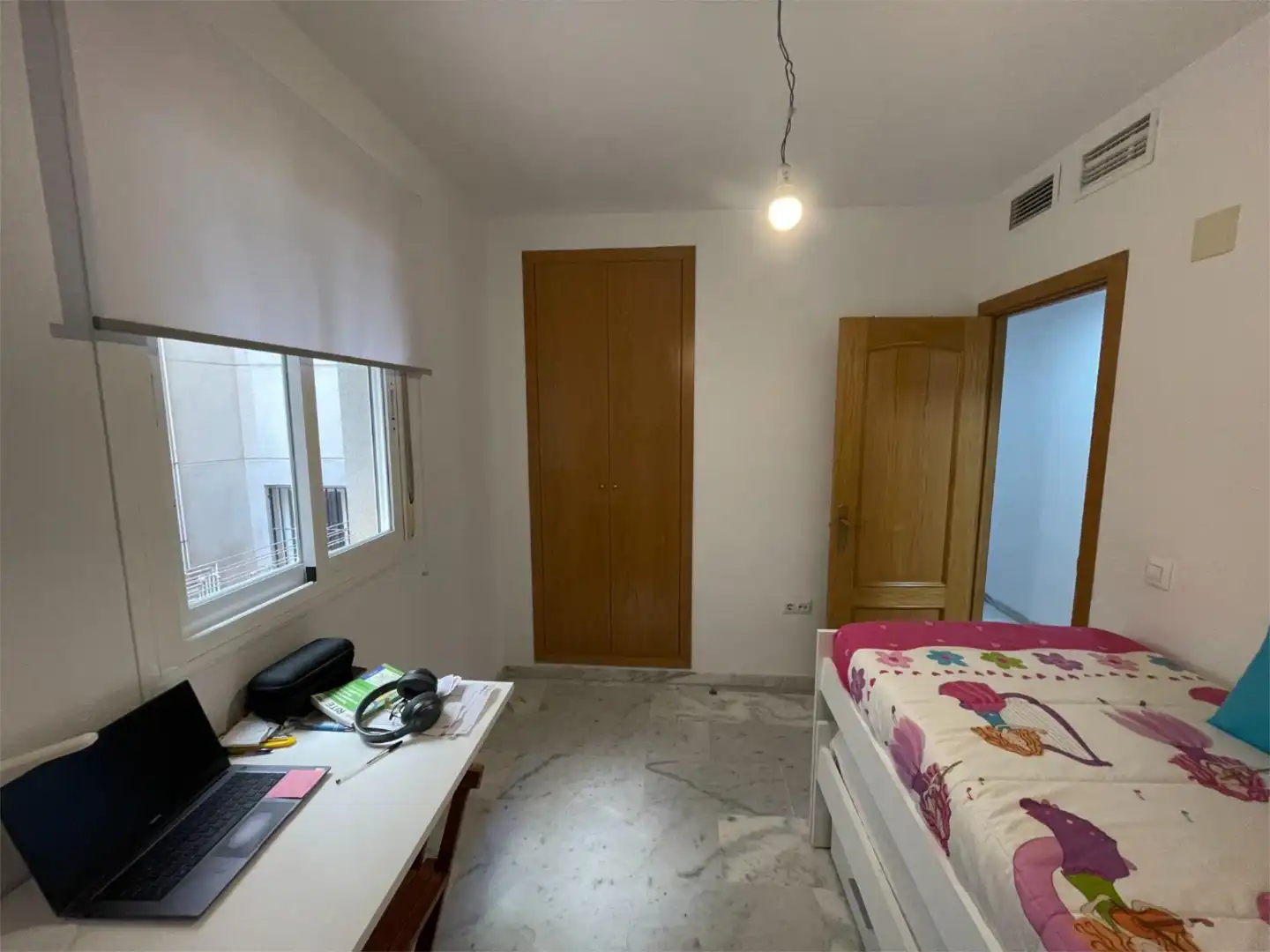 Flat for sale in Calle del Jalón, 28, Martín Carpena - Torre del Río Bedroom of Flat for sale in Málaga Capital with Air Conditioner, Terrace and Swimming Pool