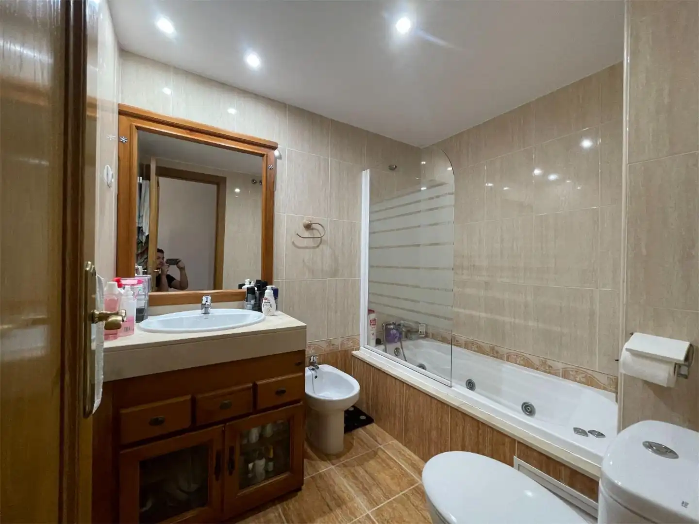 Flat for sale in Calle del Jalón, 28, Martín Carpena - Torre del Río Bathroom of Flat for sale in Málaga Capital with Air Conditioner, Terrace and Swimming Pool