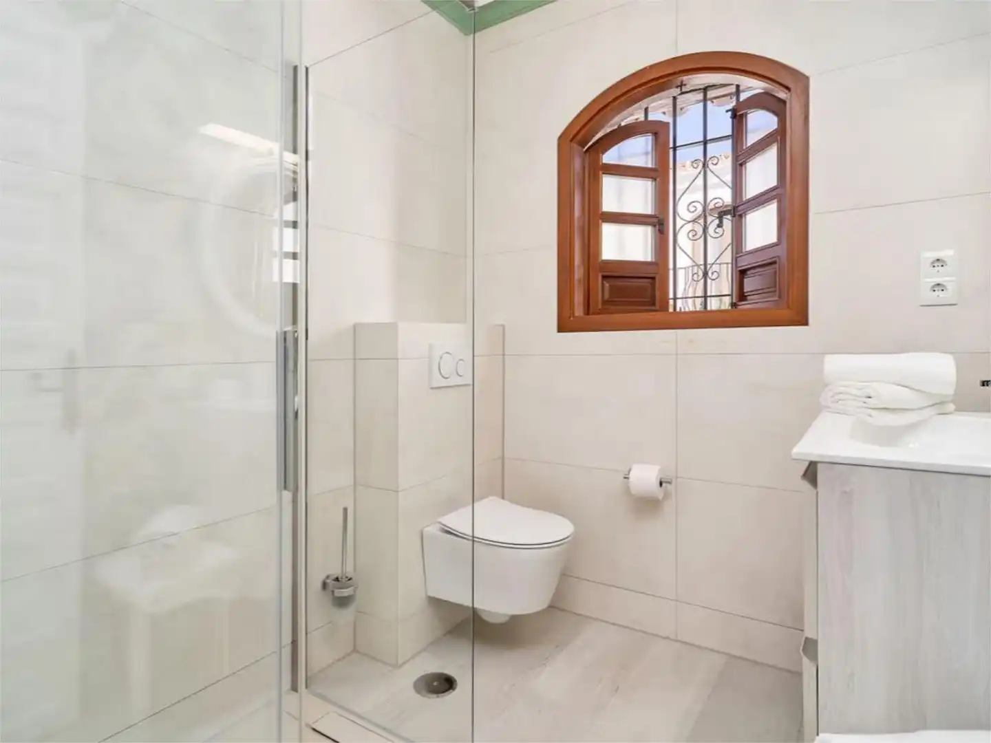 Finca rústica de alquiler en Calle las Rosas, 96, Capistrano Baño de Finca rústica de alquiler en Nerja con Aire acondicionado, Calefacción y Jardín privado