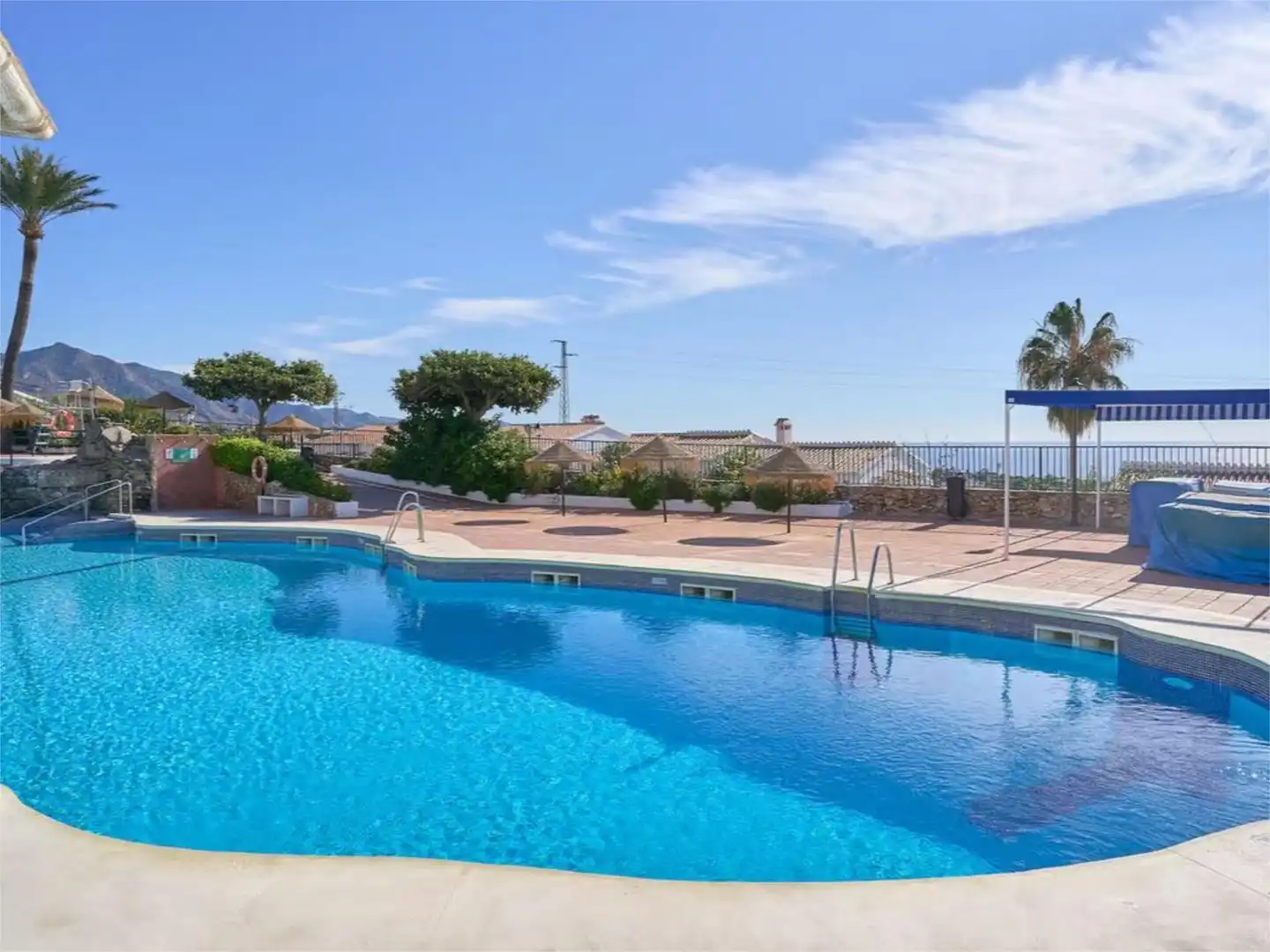 Finca rústica de alquiler en Calle las Rosas, 96, Capistrano Piscina de Finca rústica de alquiler en Nerja con Aire acondicionado, Calefacción y Jardín privado