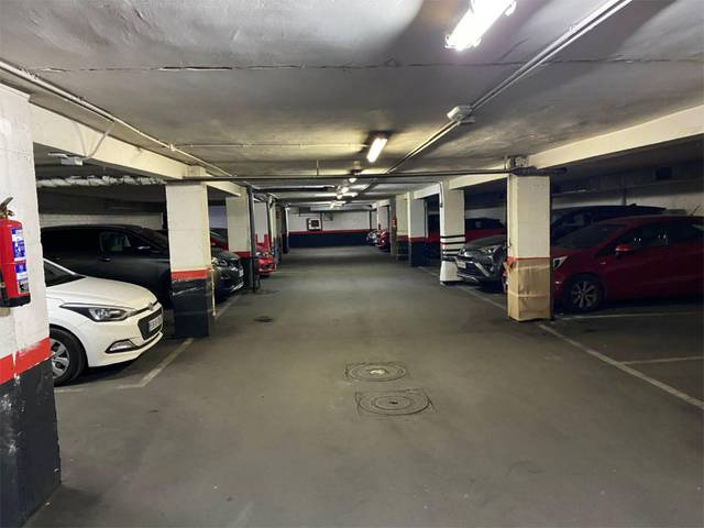 Garaje en Venta en Calle Alcalá, 401B en Quintana