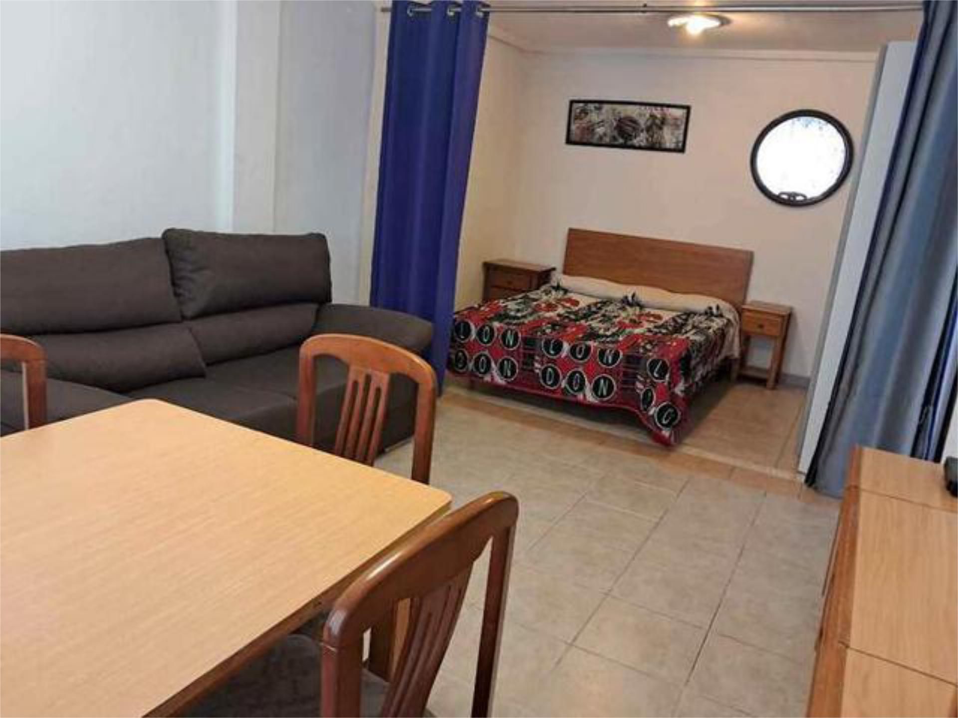 Dormitori de Estudi de lloguer en Torrevieja amb Jardí privat, Terrassa i Piscina