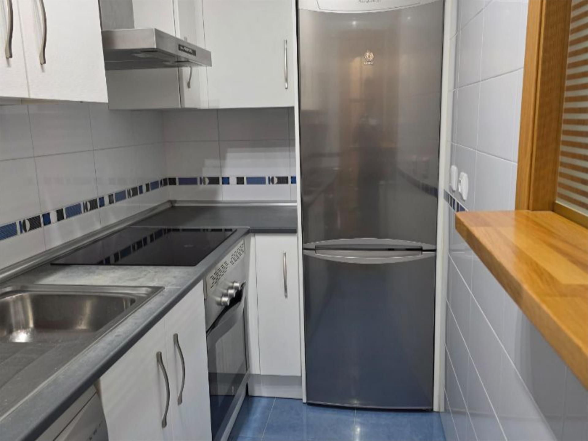 Cuina de Pis de lloguer en Talavera de la Reina amb Aire condicionat, Terrassa i Balcó