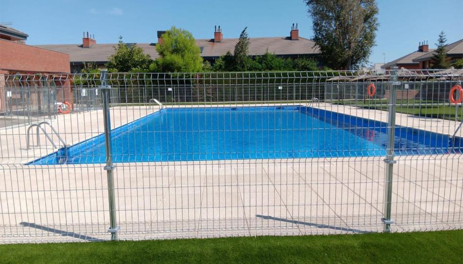 Foto 1 de Casa o xalet en venda a Avenida Grazia Deledda, 12, Perales del Río, Madrid