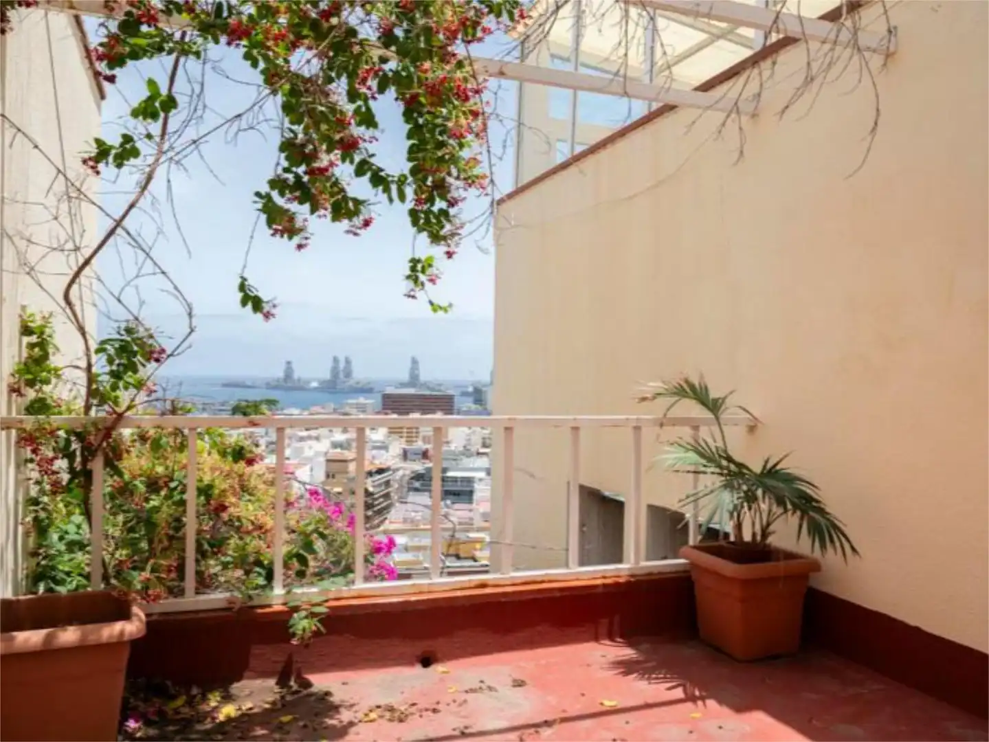 Wohnung zum Verkauf in Paseo San Antonio, Schamann - Rehoyas Terrasse von Wohnung zum Verkauf in Las Palmas de Gran Canaria mit Privatgarten, Terrasse und Abstellraum