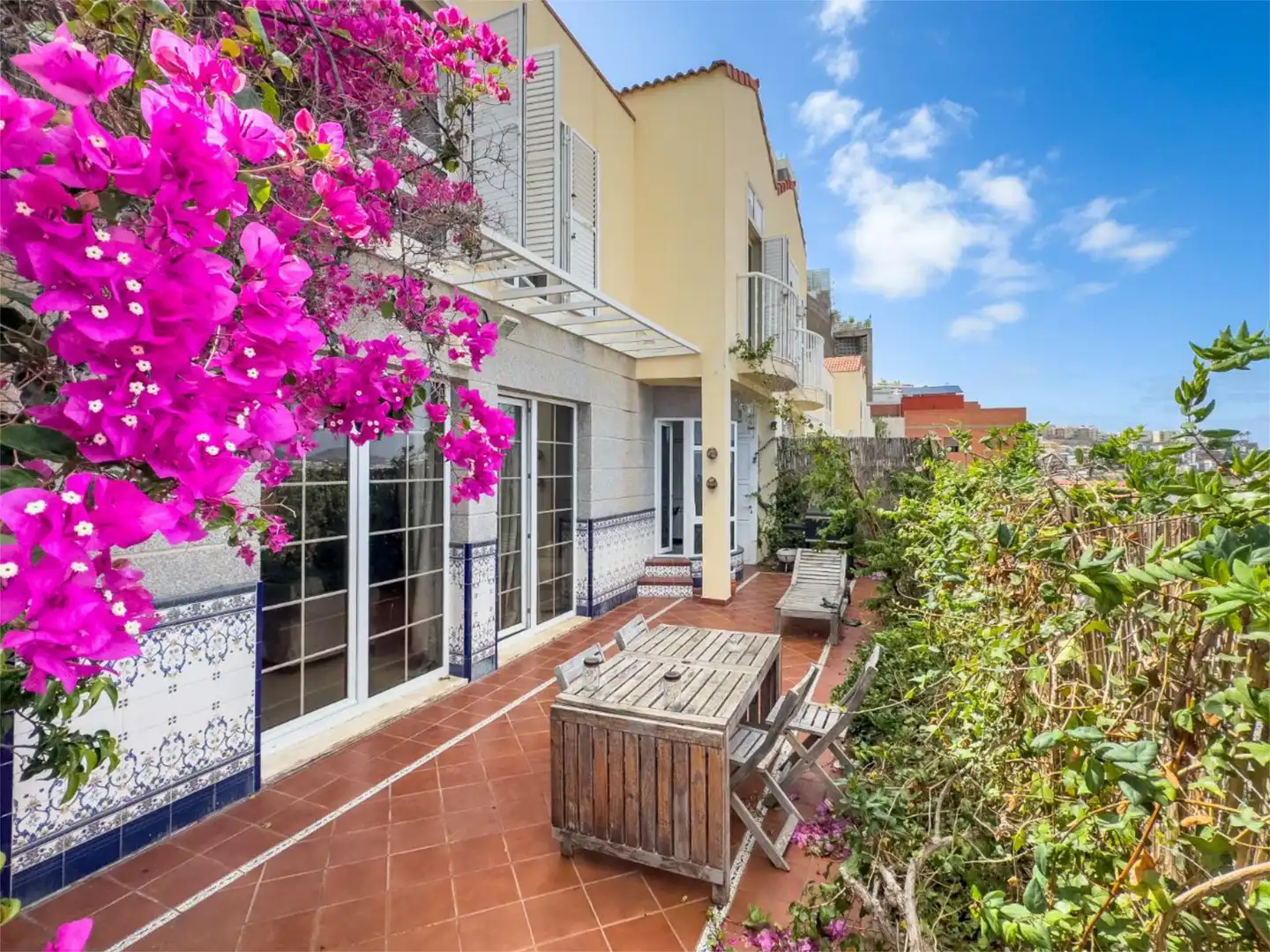Wohnung zum Verkauf in Paseo San Antonio, Schamann - Rehoyas Terrasse von Wohnung zum Verkauf in Las Palmas de Gran Canaria mit Privatgarten, Terrasse und Abstellraum