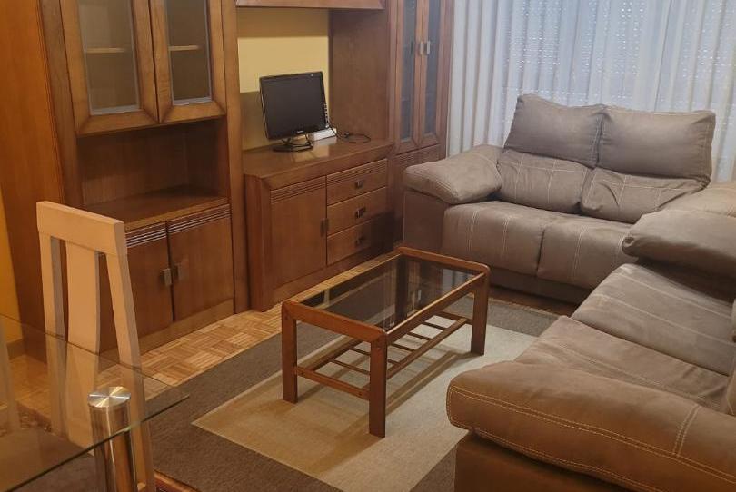 Flat to rent in Calle Rector Leopoldo Alas Hijo, 11, Buenavista, Asturias - image 1 Photo 1 of Flat to rent in Calle Rector Leopoldo Alas Hijo, 11, Buenavista, Asturias