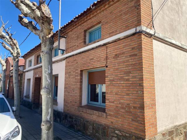 Casa-chalet en Venta en Calle Luis Finat, 13 en Coca