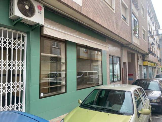 Local comercial en Alquiler en Cacabelos