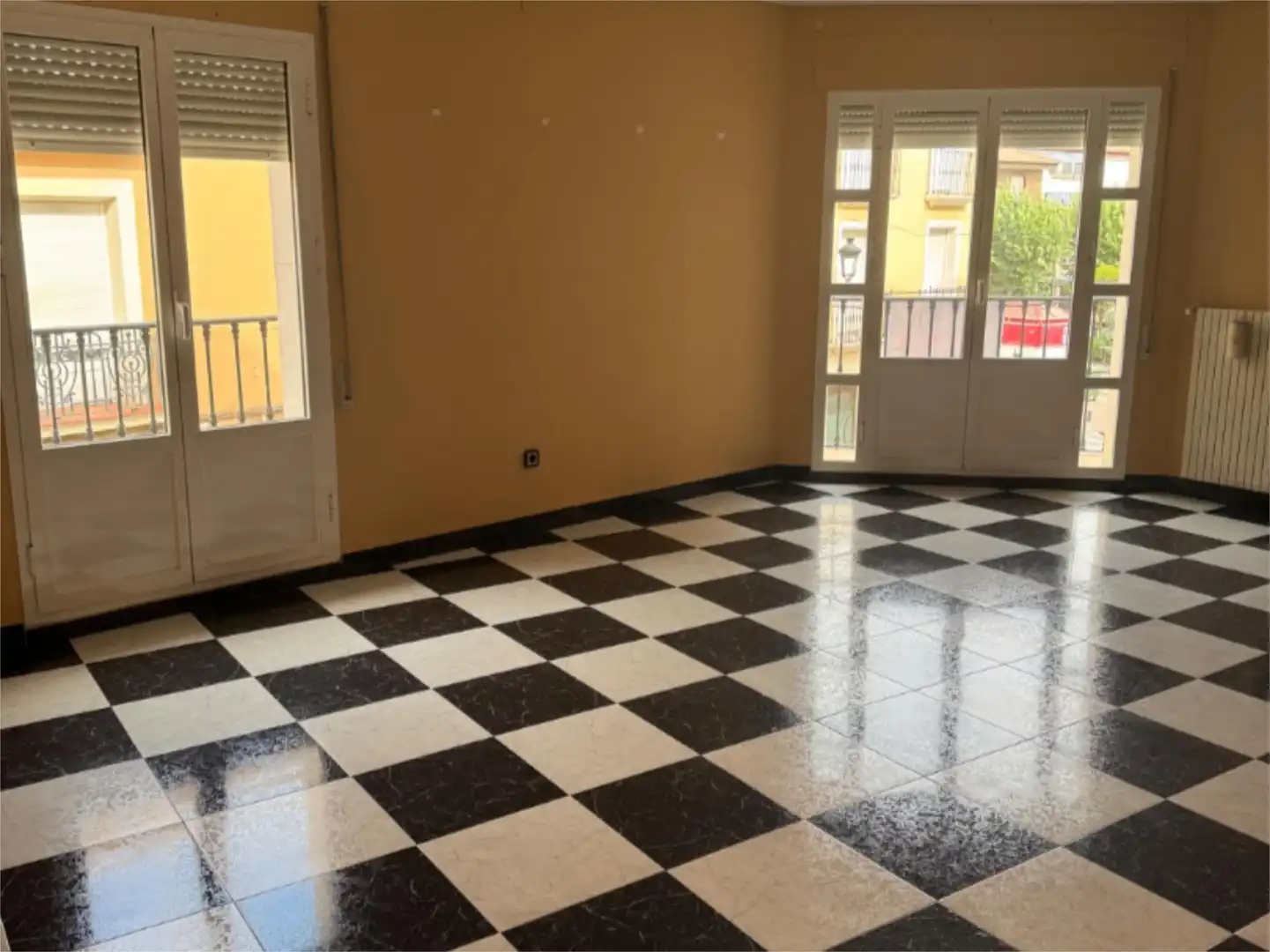 Piso en venta en Calle San Nicolás, 2, San Clemente Sala de estar de Piso en venta en San Clemente con Terraza y Balcón
