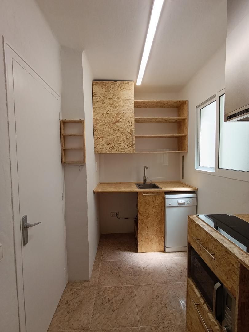 Kitchen of Flat for sale in  Lleida Capital  with Microwave