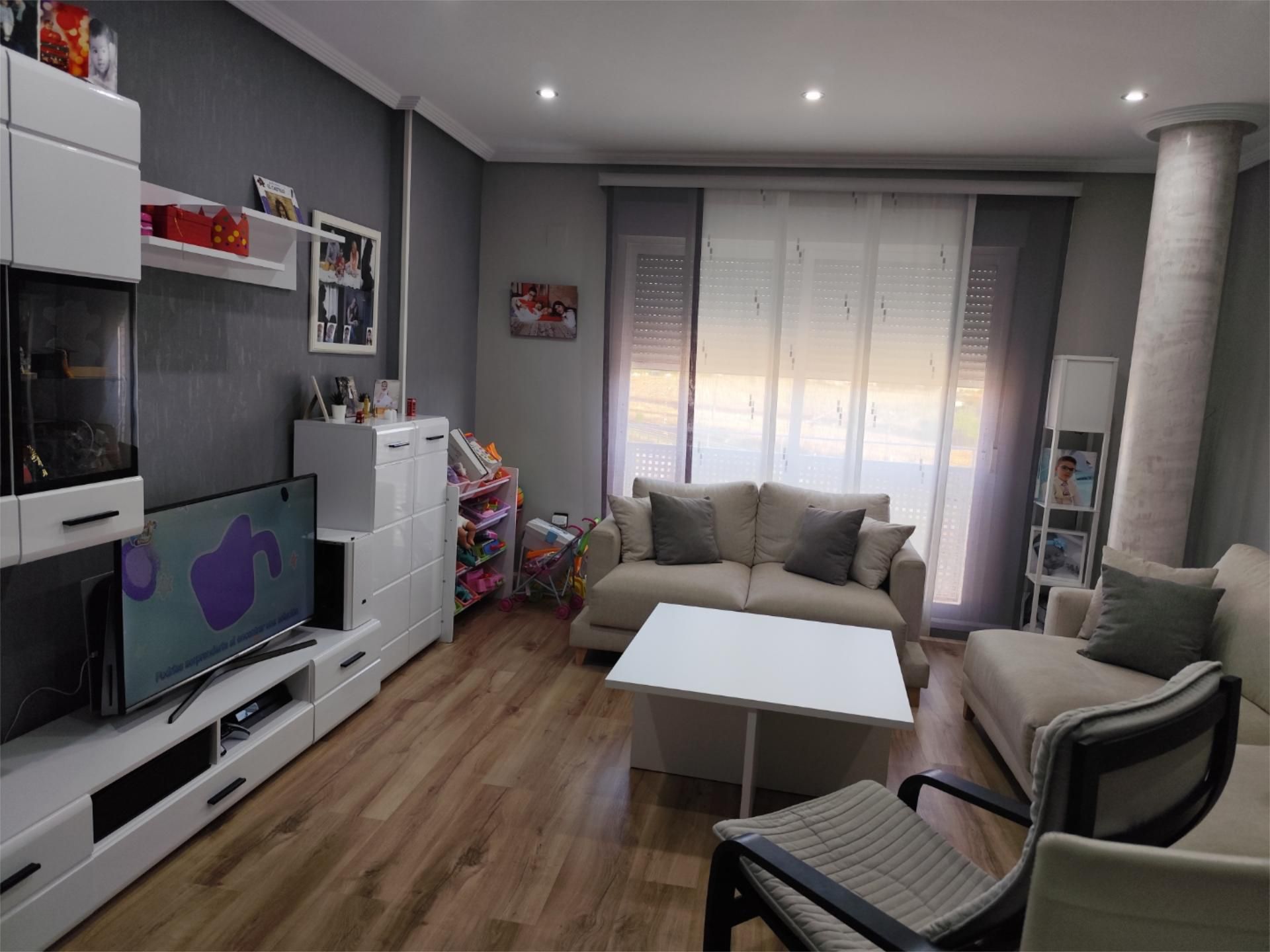 Living room of Flat for sale in Almansa  with Air Conditioner