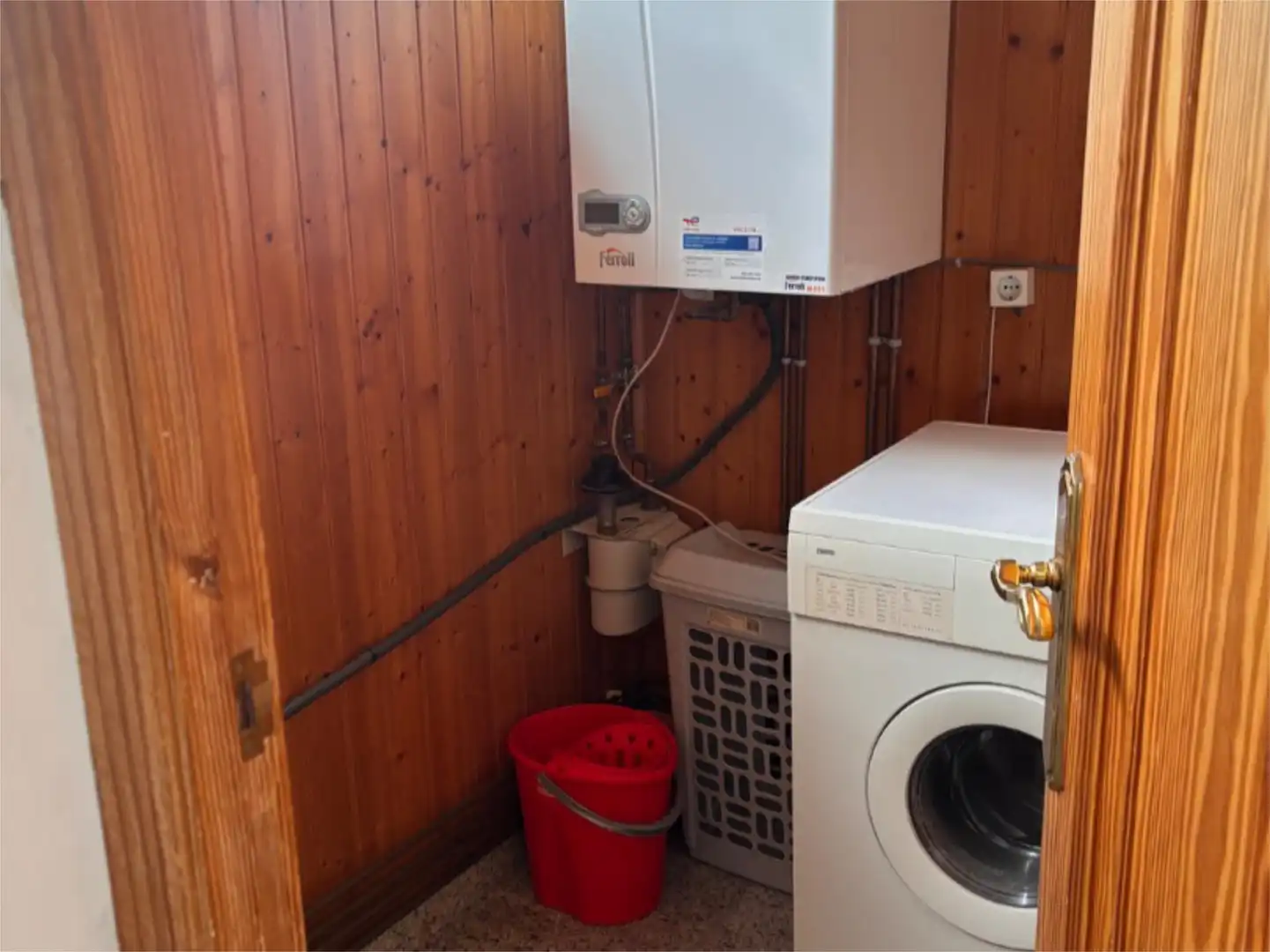 Piso en venta en Rúa da Virxe dos Remedios, 1, Ponteareas Baño de Piso en venta en Ponteareas con Calefacción, Parquet y Terraza