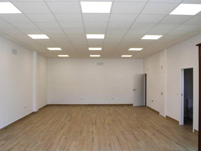 Local comercial en Alquiler en Rúa Magdalena, 45 en Cee