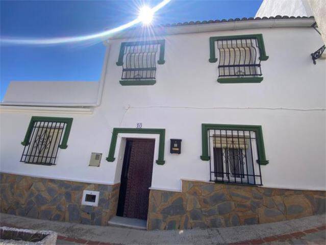 Casa-chalet en Venta en Benadalid