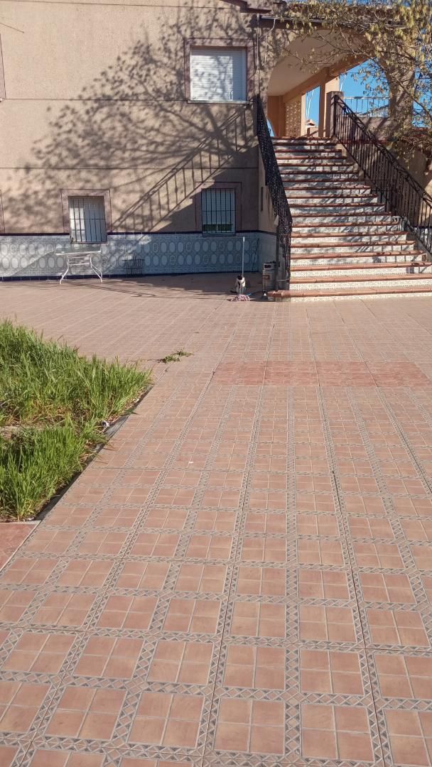 Vista exterior de Casa adosada en venda en Gandia amb Aire condicionat, Terrassa i Piscina