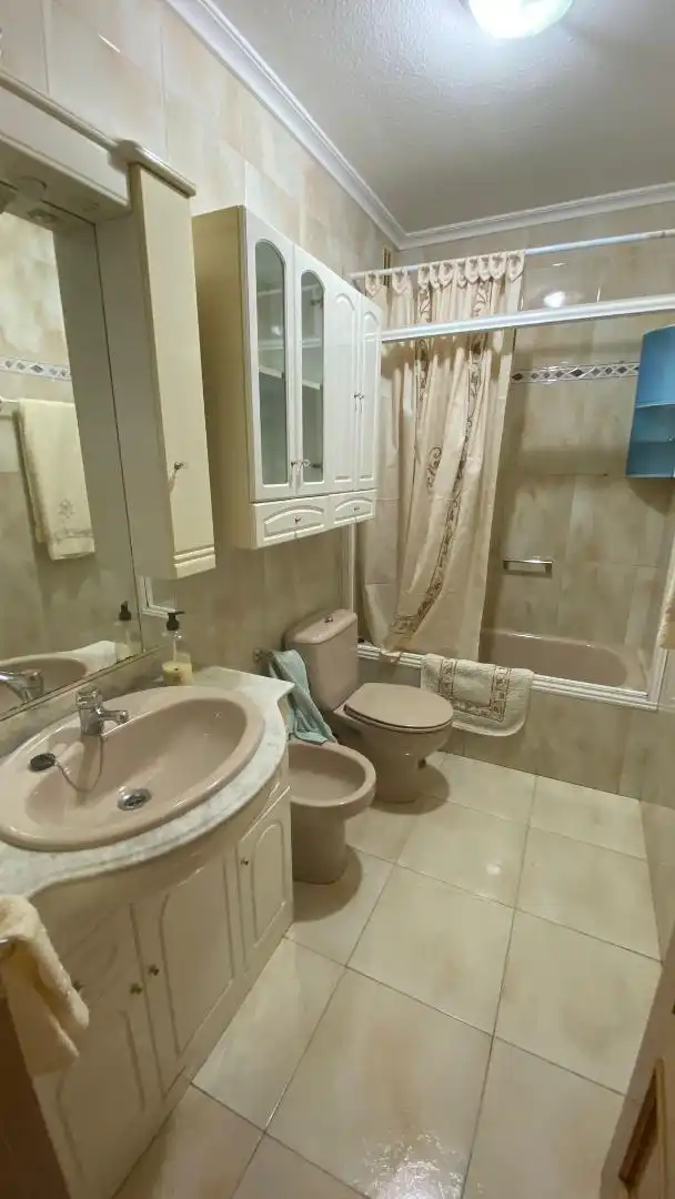 Wohnung zur Miete in Travesía Telares, 1, Murallas Badezimmer von Wohnung zur Miete in Ávila mit Heizung, Parkett und Terrasse