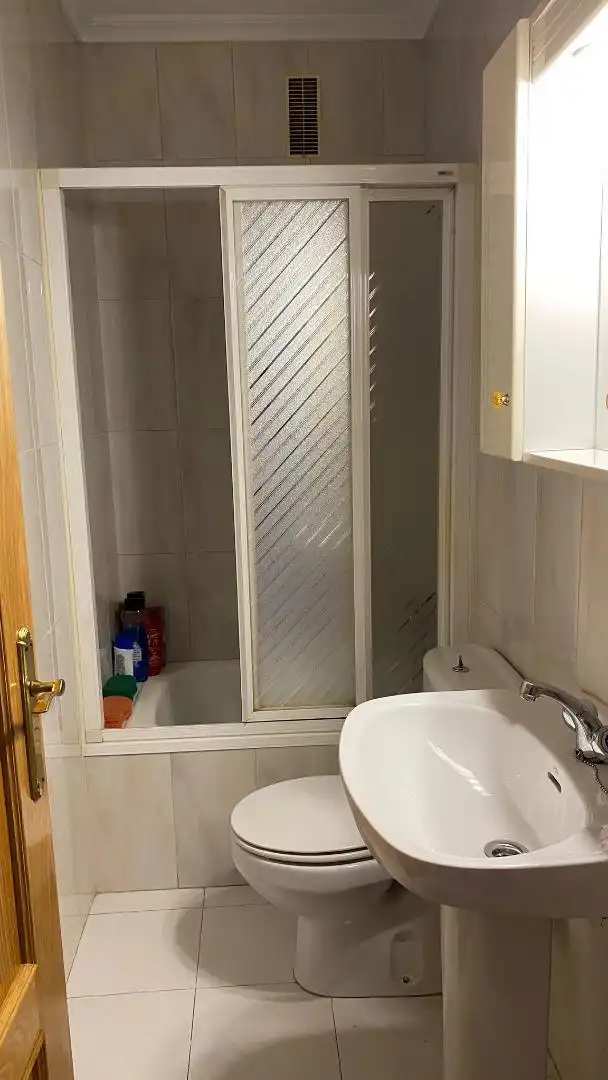 Wohnung zur Miete in Travesía Telares, 1, Murallas Badezimmer von Wohnung zur Miete in Ávila mit Heizung, Parkett und Terrasse