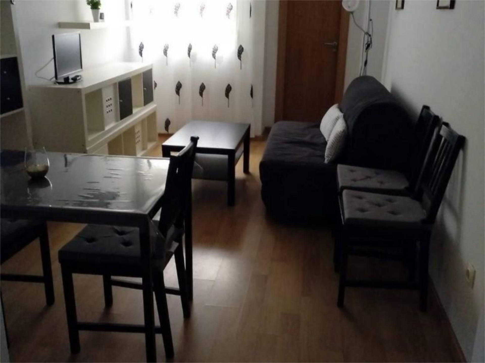 Living room of Flat to rent in  Huelva Capital  with Parquet flooring and Furnished