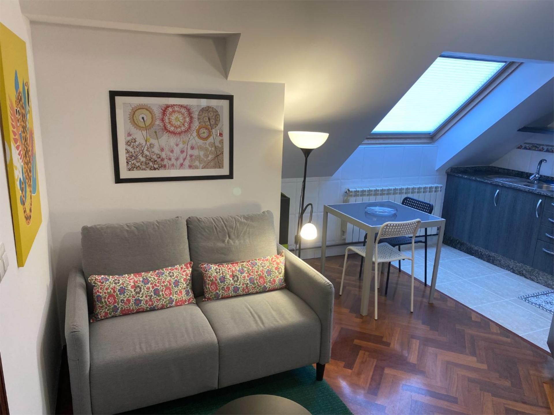 Sala de estar de Apartamento de alquiler en Arteixo con Calefacción, Parquet y Amueblado