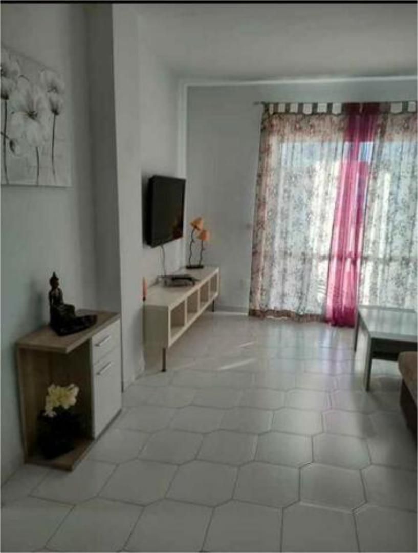 Sala de estar de Piso de alquiler en Layos con Jardín privado, Terraza y Piscina