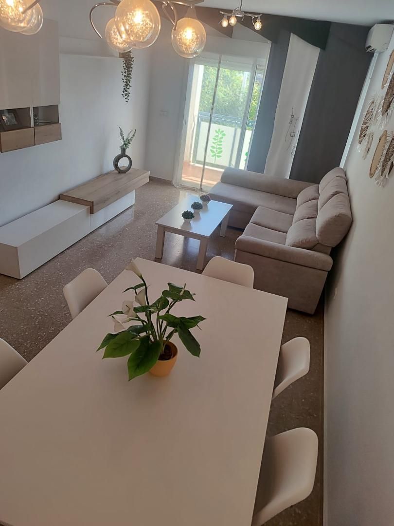 Sala de estar de Piso de alquiler en Elche / Elx con Aire acondicionado, Amueblado y Horno