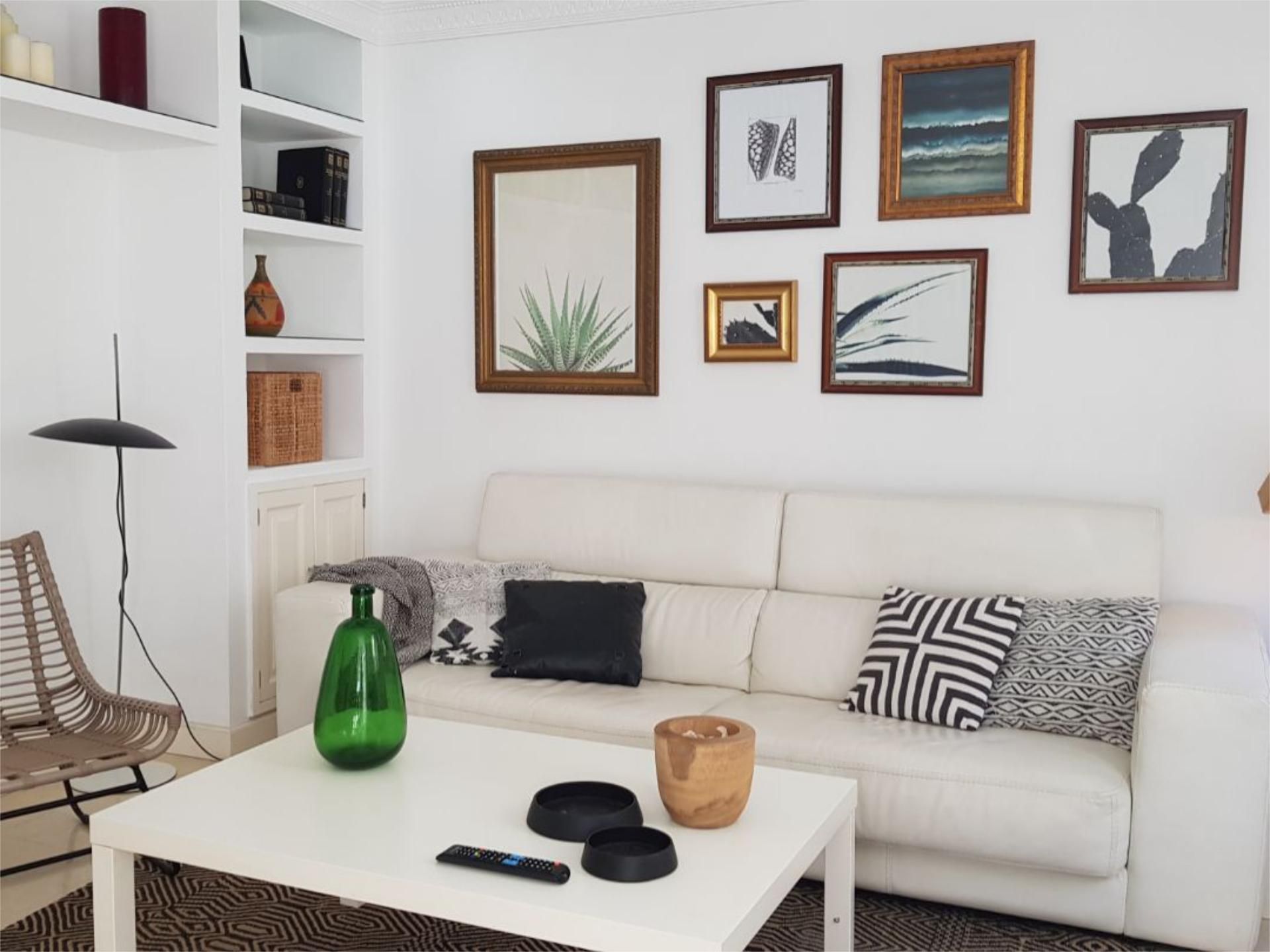 Living room of Flat to rent in Ribeira  with Heating and Furnished