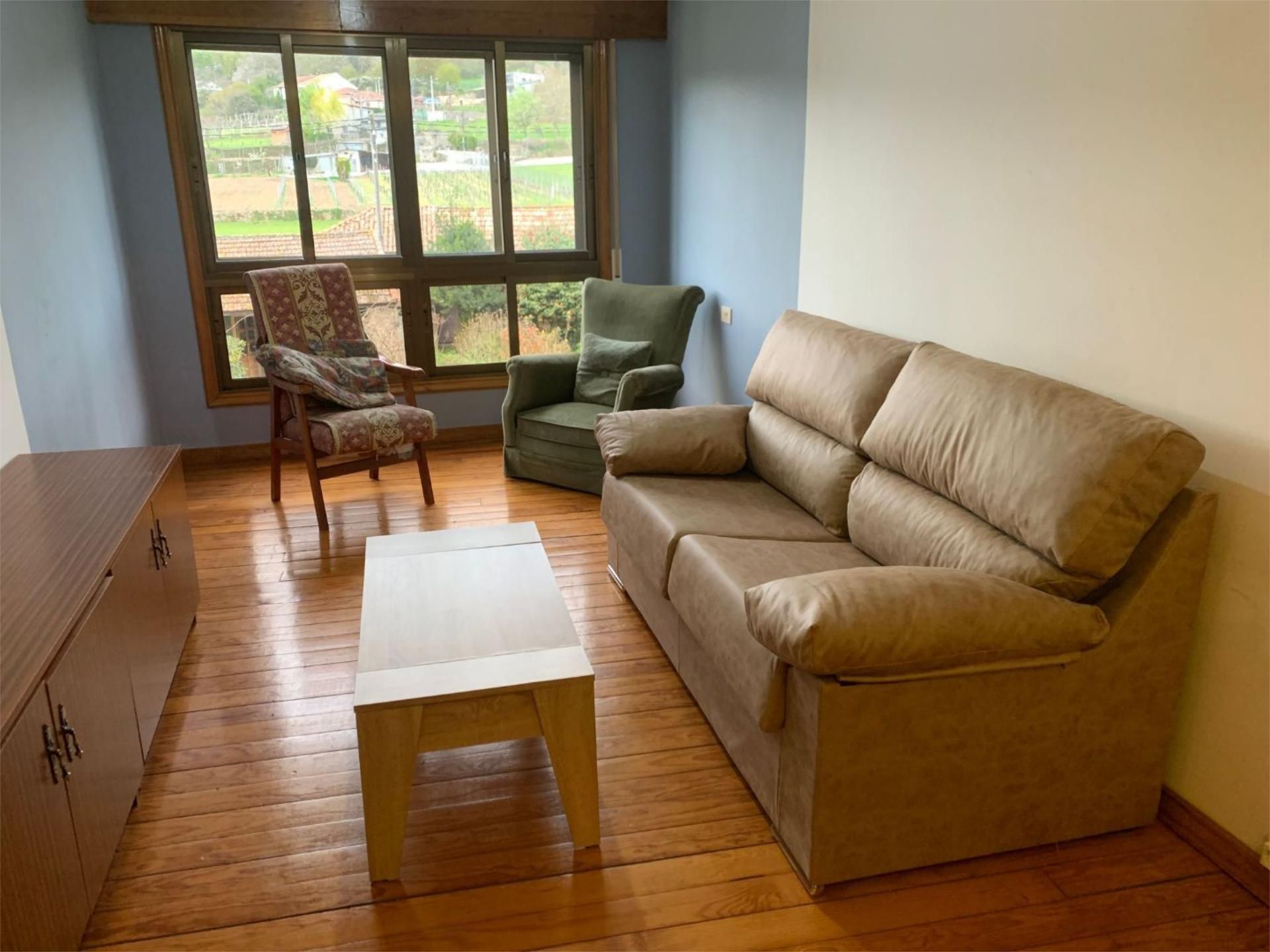 Living room of Flat to rent in Celanova  with Heating, Parquet flooring and Furnished