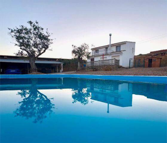 Casa adosada en Venta en Villalazán