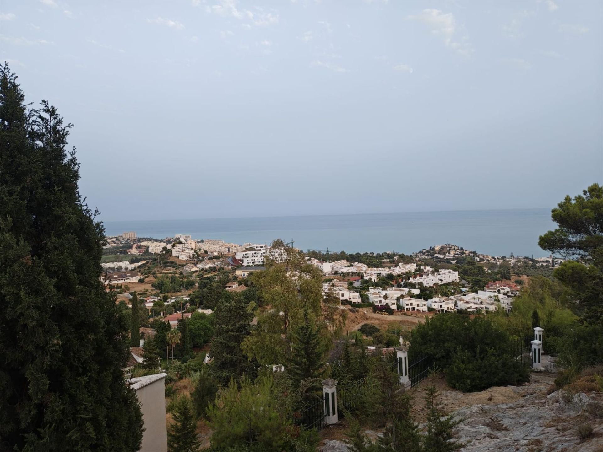 Vista exterior de Àtic de lloguer en Benalmádena amb Aire condicionat, Terrassa i Moblat