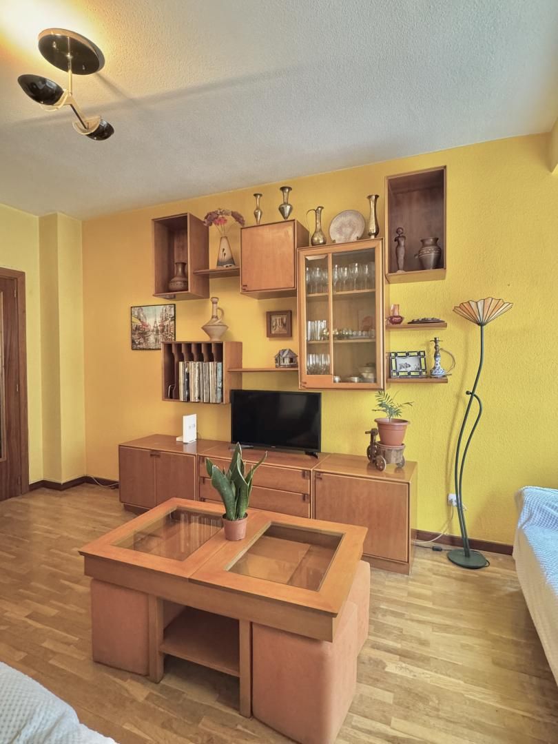 Sala de estar de Piso en venta en  Madrid Capital con Aire acondicionado, Calefacción y Terraza