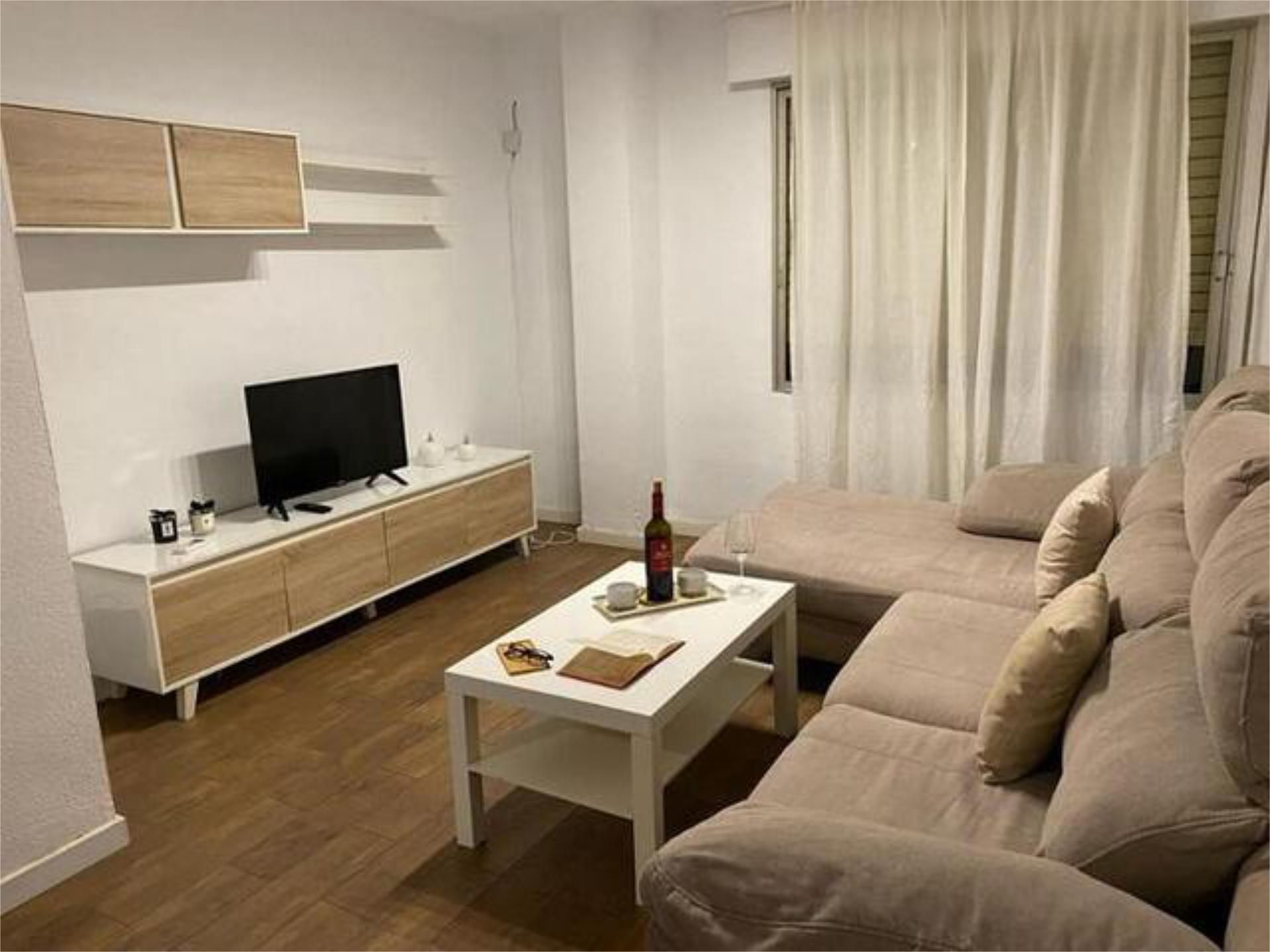 Sala de estar de Piso de alquiler en  Sevilla Capital con Calefacción y Amueblado