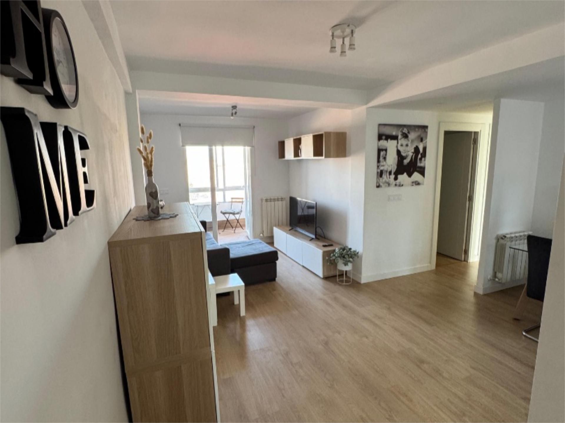 Sala de estar de Piso de alquiler en Burgos Capital con Calefacción, Parquet y Terraza