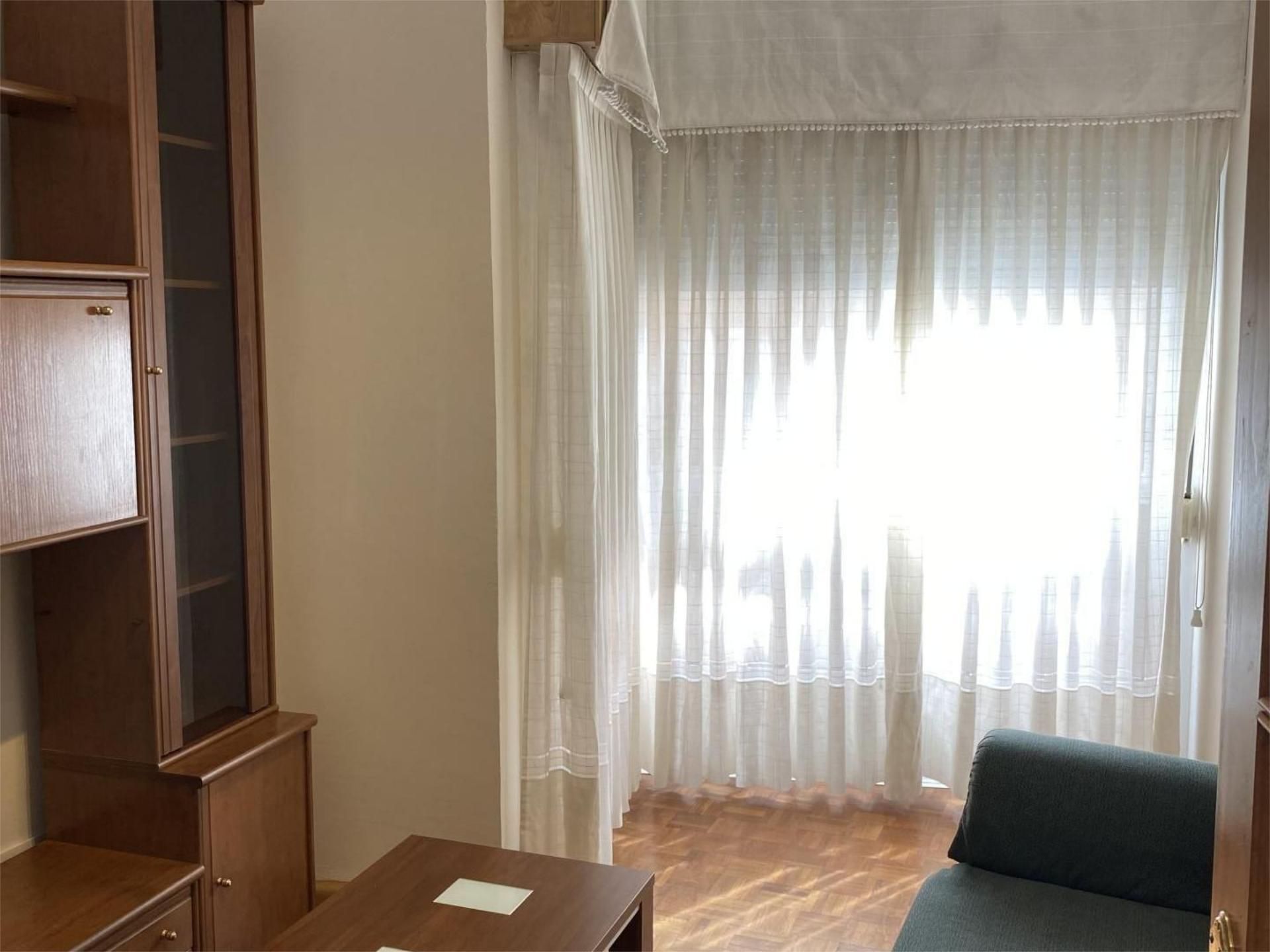 Bedroom of Flat to rent in Ourense Capital   with Heating, Parquet flooring and Terrace