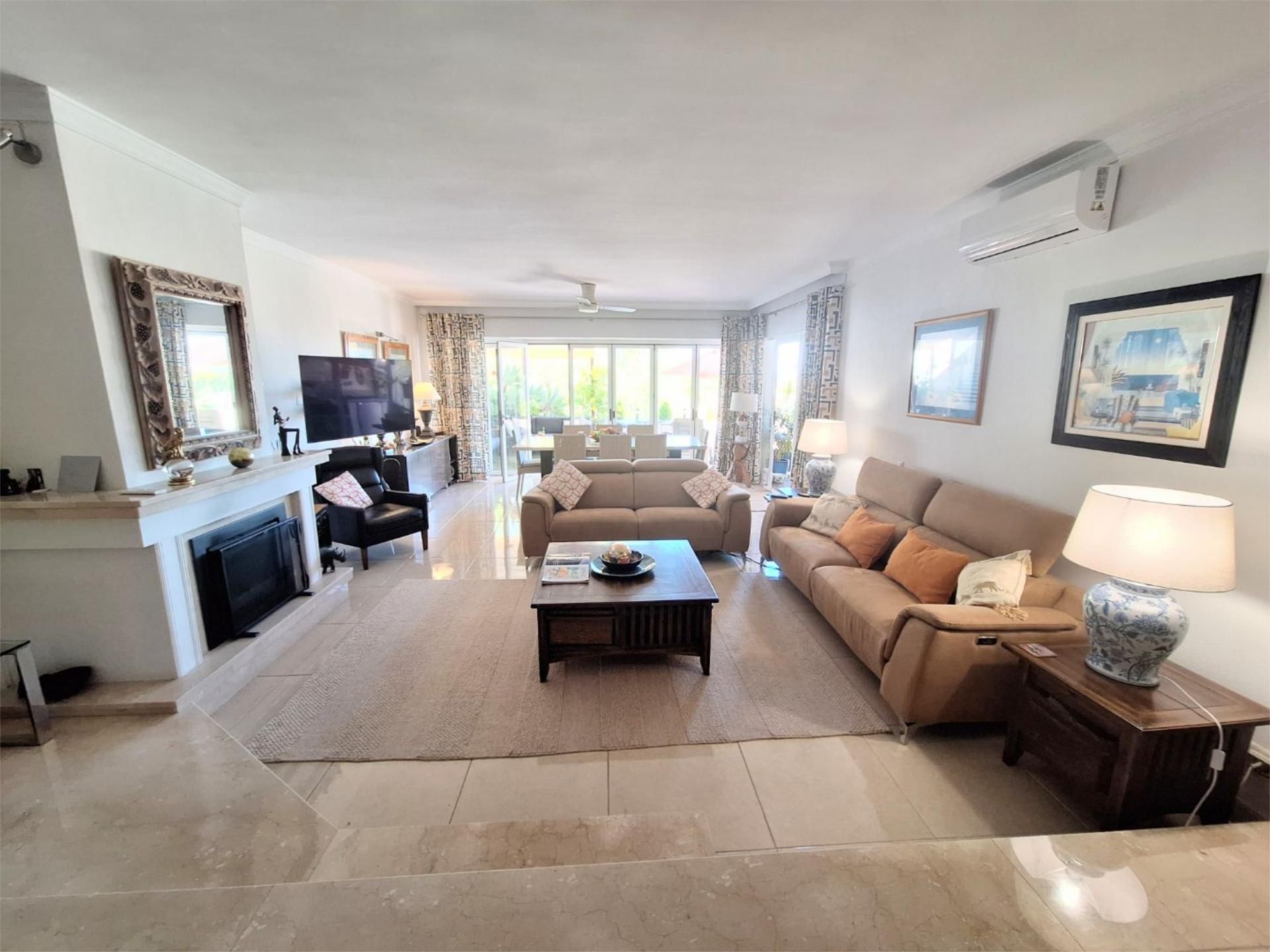 Living room of Single-family semi-detached for sale in Marbella  with Air Conditioner