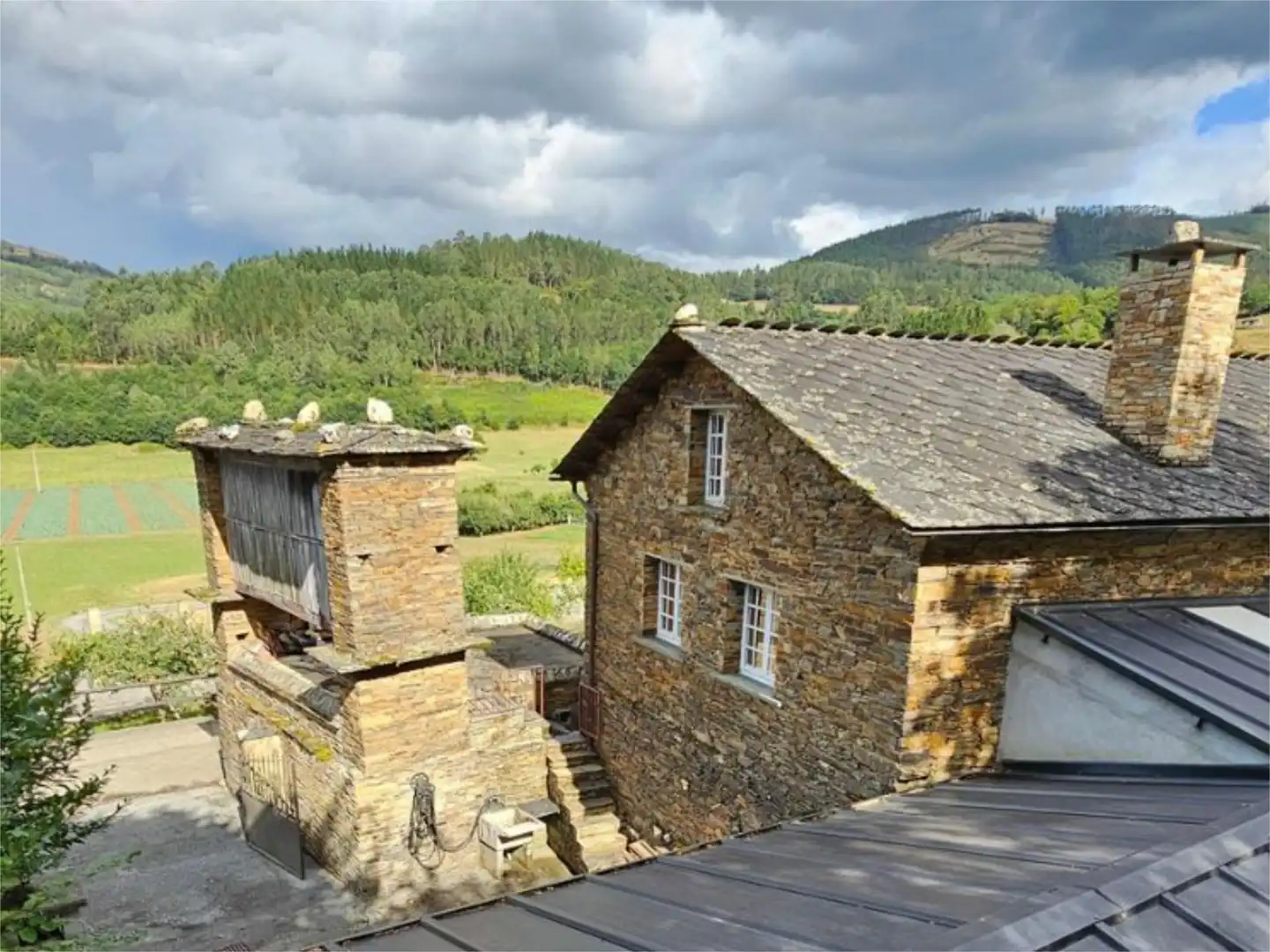 Vista exterior de Casa o xalet en venda en A Pontenova   amb Balcó