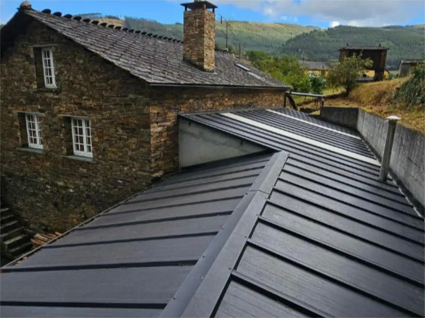Vista exterior de Casa o xalet en venda en A Pontenova   amb Balcó