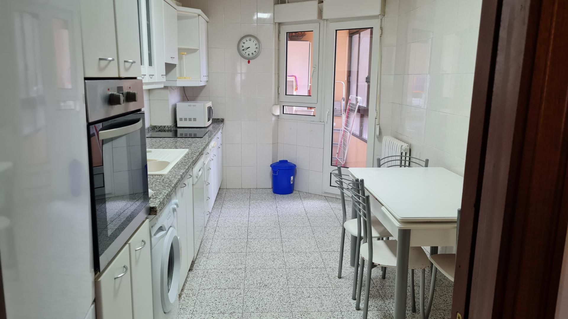 Kitchen of Flat to rent in León Capital   with Heating, Parquet flooring and Terrace