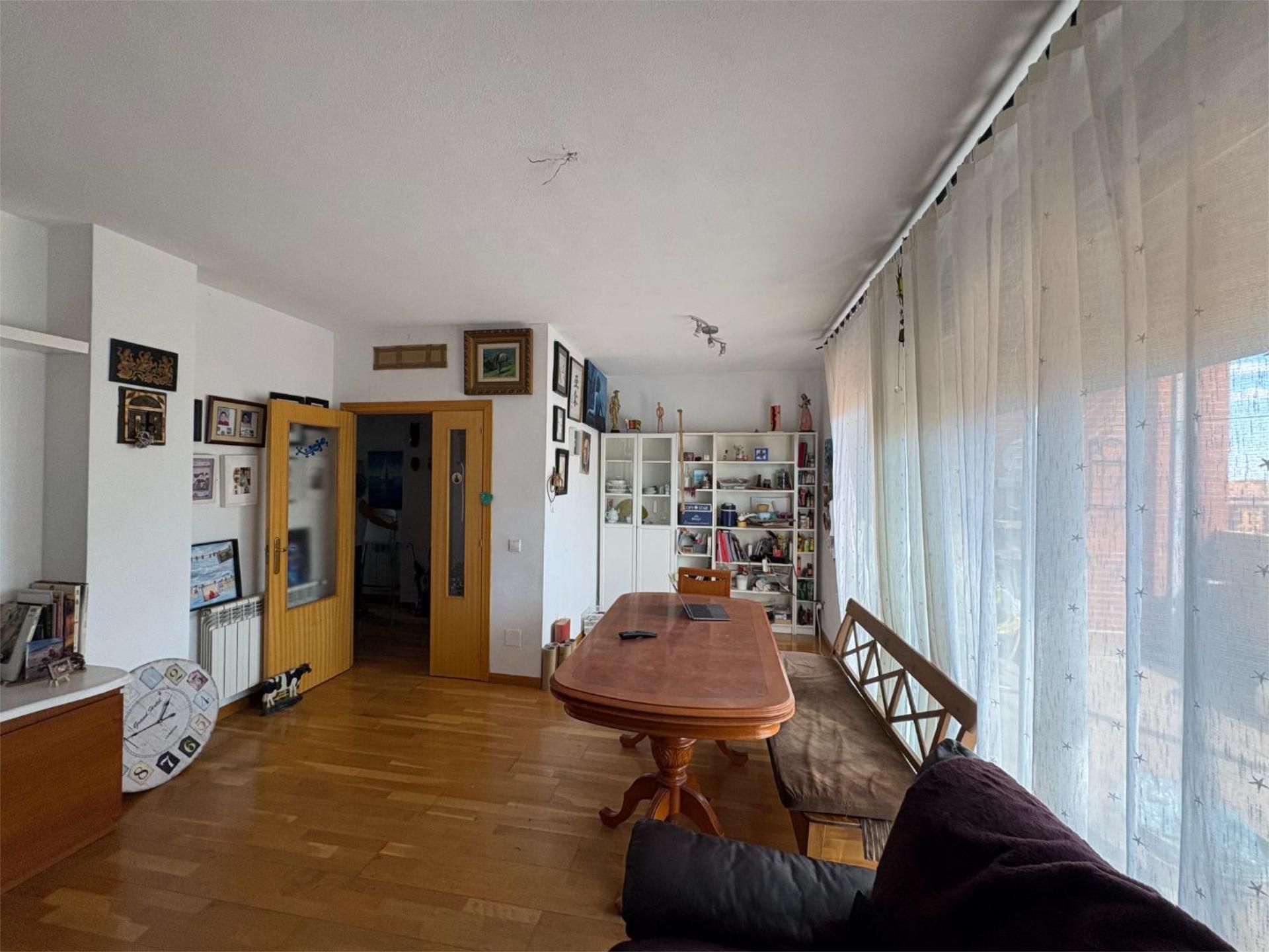 Sala d'estar de Pis en venda en  Madrid Capital amb Terrassa i Piscina