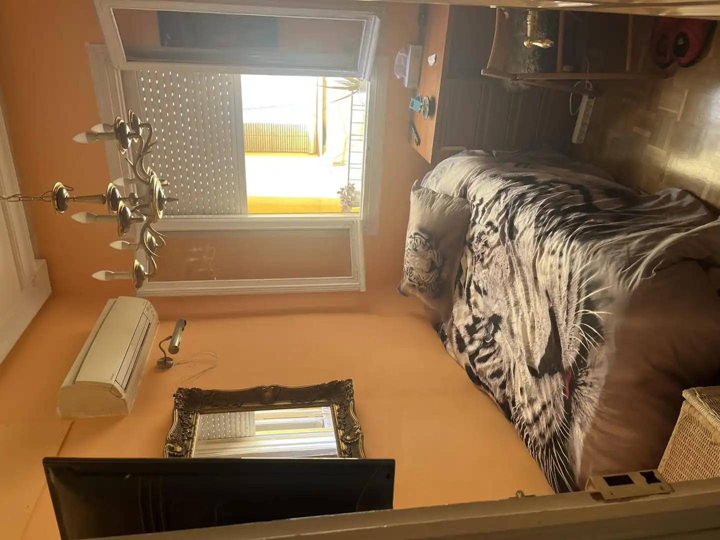 Room in Calle de José Ortega y Gasset, 92, Lista Bedroom of Flat for share in Madrid with Air Conditioner, Heating and Parquet flooring