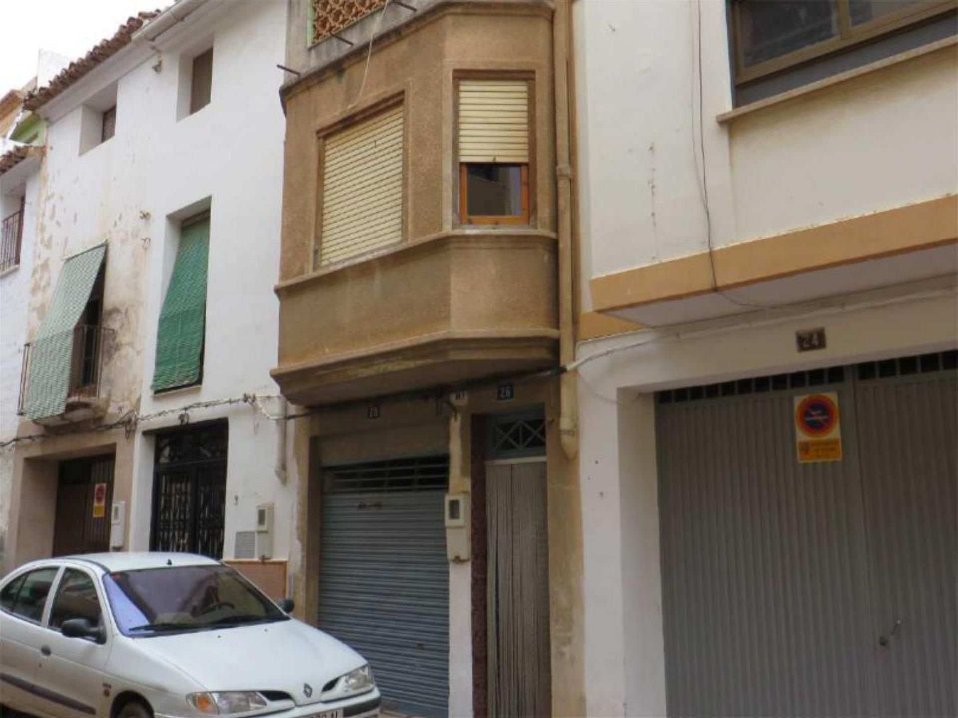 Vista exterior de Casa adosada en venda en Altura amb Jardí privat, Terrassa i Traster
