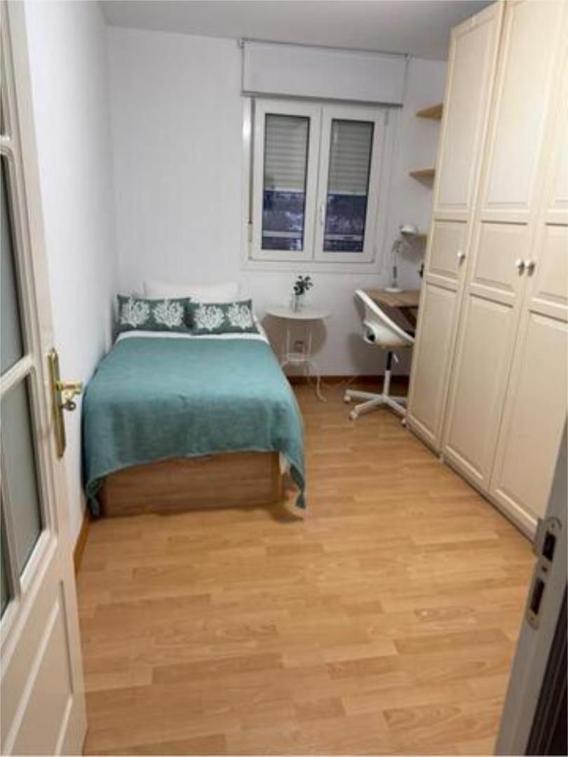 Dormitori de Apartament per a compartir en Algeciras amb Moblat