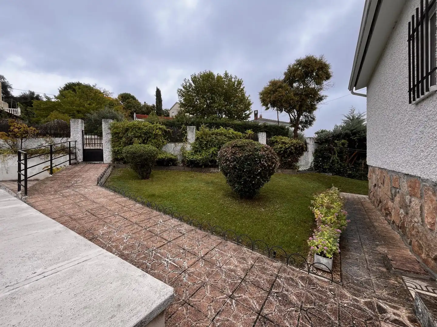 Piso en venta en Calle Río Cifuentes, 159, El Casar Jardín de Piso en venta en El Casar con Calefacción, Jardín privado y Parquet