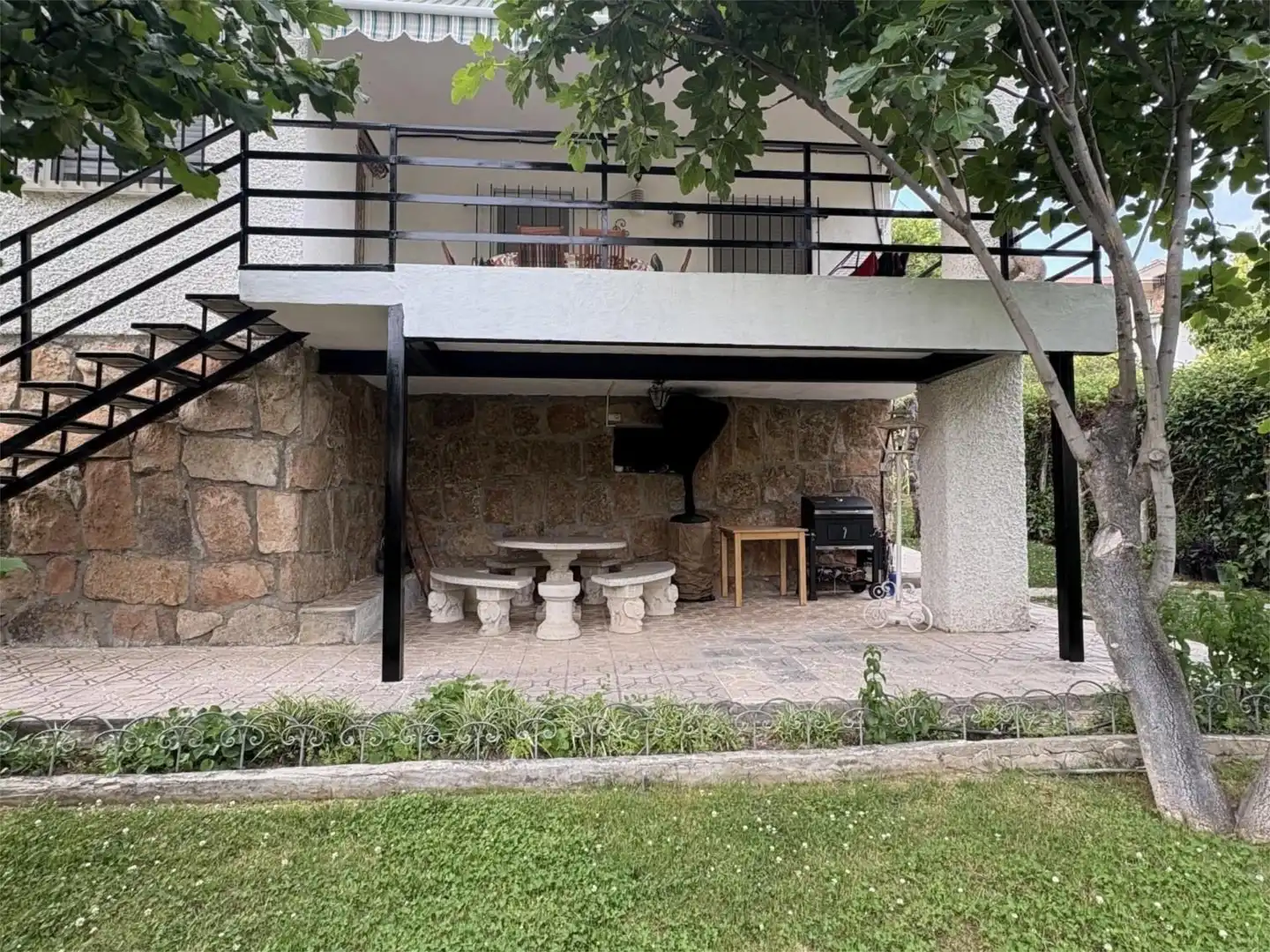 Piso en venta en Calle Río Cifuentes, 159, El Casar Terraza de Piso en venta en El Casar con Calefacción, Jardín privado y Parquet
