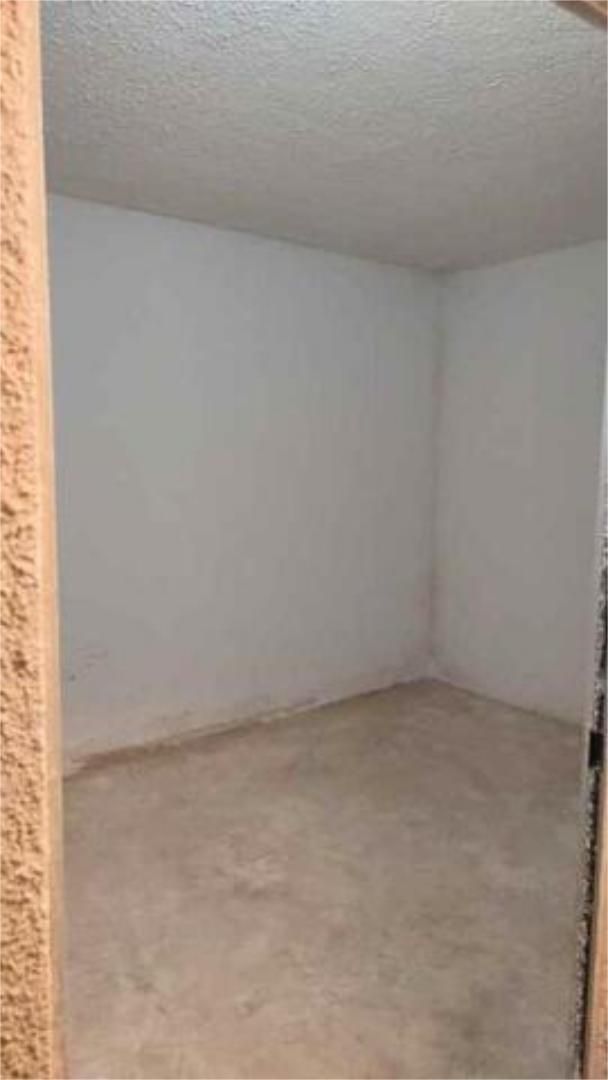 Box room to rent in Lardero